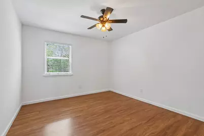 407 Magnolia Street, Bastrop, TX 78602 - Photo 17