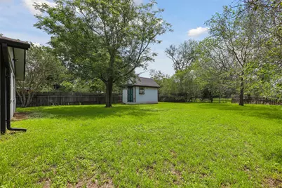 407 Magnolia Street, Bastrop, TX 78602 - Photo 29