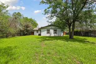 407 Magnolia St, Bastrop, TX 78602 - Photo 25