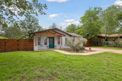 407 Magnolia Street, Bastrop, TX 78602 - Photo 1