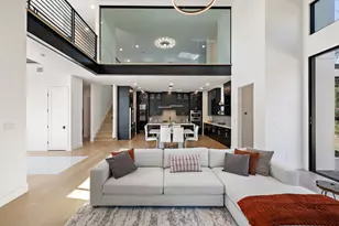 419 Hazeltine Dr, Lakeway, TX 78734 - Photo 11