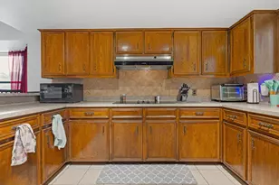 1303 Creekview Dr, Round Rock, TX 78681 - Photo 11