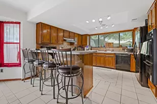 1303 Creekview Dr, Round Rock, TX 78681 - Photo 9