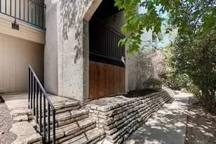 6910 Hart Ln, Austin, TX 78731 - Photo 5