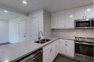 6910 Hart Ln, Austin, TX 78731 - Photo 11