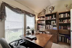 1008 Blackman Ct, Hutto, TX 78634 - Photo 9