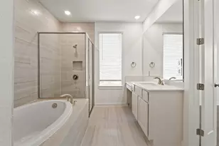 125 Three Oaks Ln, Georgetown, TX 78628 - Photo 9