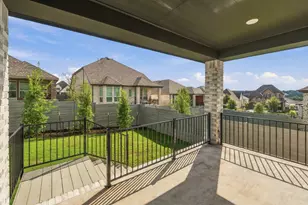 125 Three Oaks Ln, Georgetown, TX 78628 - Photo 13