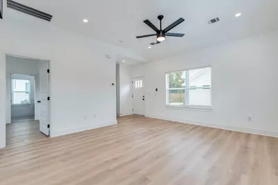 525 S Main Street, Kyle, TX 78640 - Photo 5