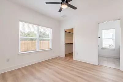525 S Main Street, Kyle, TX 78640 - Photo 13