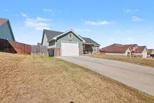 1135 Limestone Dr, Lampasas, TX 76550 - Photo 5