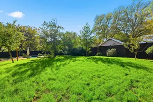 1213 Grosvener Ct, Austin, TX 78746 - Photo 33