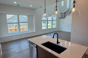 7501 Boyd Hvn Dr, Austin, TX 78744 - Photo 5