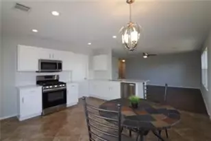 800 Riverway Ln, Leander, TX 78641 - Photo 5