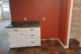 736 W Bell Ave, Rockdale, TX 76567 - Photo 9