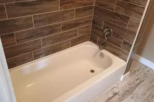 736 W Bell Ave, Rockdale, TX 76567 - Photo 3