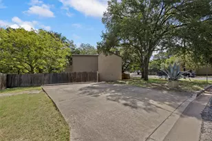 1404 Southport Dr, Austin, TX 78704 - Photo 3