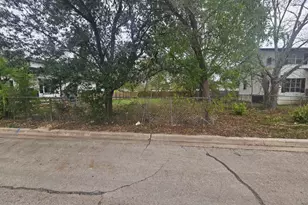 514 San Saba St, Lockhart, TX 78644 - Photo 1