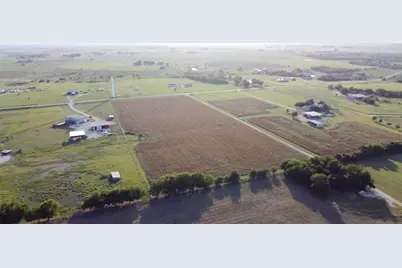 1295 County Road 432 Road, Taylor, TX 76574 - Photo 7