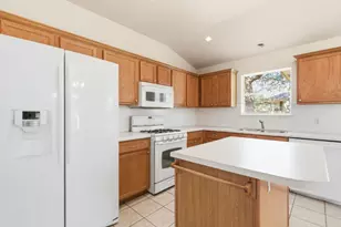 1102 Fossil Cove, Round Rock, TX 78681 - Photo 15