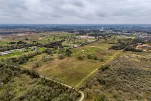 103 Robin Ln, Luling, TX 78648 - Photo 1