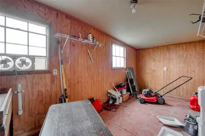 103 Robin Lane, Luling, TX 78648 - Photo 29