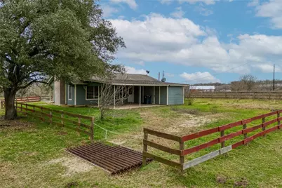103 Robin Lane, Luling, TX 78648 - Photo 5