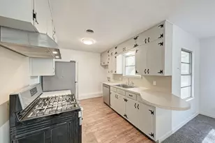 7804 Rutgers Ave, Austin, TX 78757 - Photo 9
