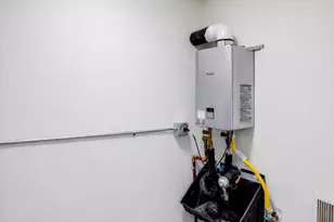 1719 Meander Dr, Austin, TX 78721 - Photo 29