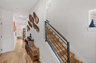 2713 Halcyon Dr, Austin, TX 78702 - Photo 3