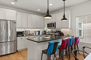 2713 Halcyon Dr, Austin, TX 78702 - Photo 15