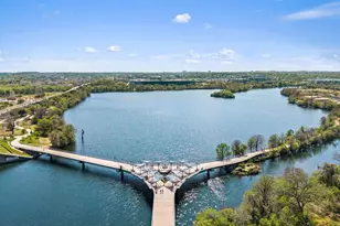 2713 Halcyon Dr, Austin, TX 78702 - Photo 31