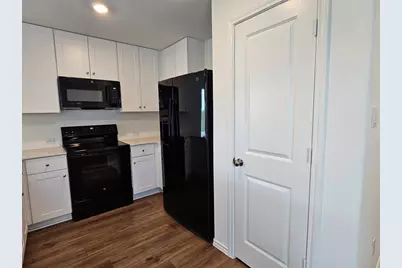 704 Commander Abbott Drive, Jarrell, TX 76537 - Photo 9