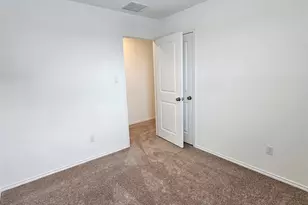 704 Commander Abbott Dr, Jarrell, TX 76537 - Photo 23