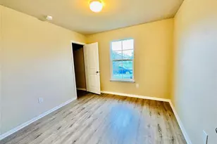 704 Silver Wing Dr, Austin, TX 78725 - Photo 13