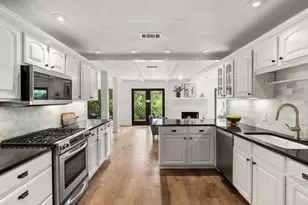 6000 Mountainclimb Dr, Austin, TX 78731 - Photo 11