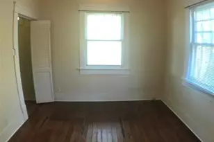 613 W 37th St, Austin, TX 78705 - Photo 5