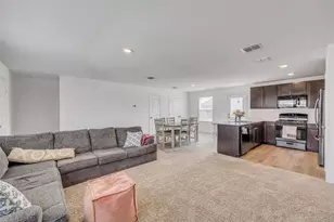 2406 Windrow Ln, Lockhart, TX 78644 - Photo 9