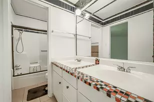 6810 Thorncliffe Dr, Austin, TX 78731 - Photo 9