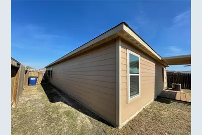 113 Robertson Lane, Jarrell, TX 76537 - Photo 37
