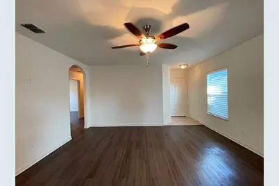 113 Robertson Lane, Jarrell, TX 76537 - Photo 5