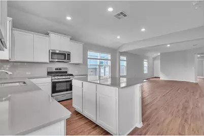 240 Madrid, Kyle, TX 78640 - Photo 3