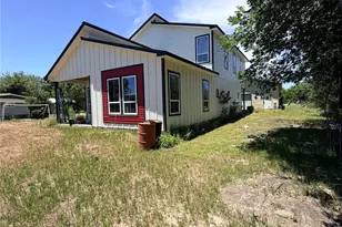 2030 Ash St, San Marcos, TX 78666 - Photo 7
