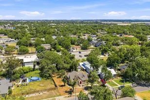 210 E Cedar St, Seguin, TX 78155 - Photo 27