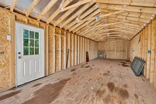 210 E Cedar St, Seguin, TX 78155 - Photo 25