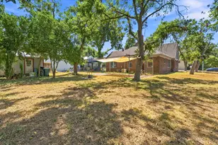 210 E Cedar St, Seguin, TX 78155 - Photo 21