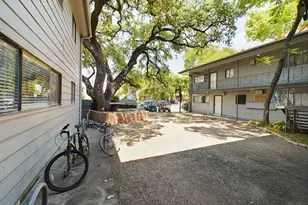 803 W 28th St, Austin, TX 78705 - Photo 1