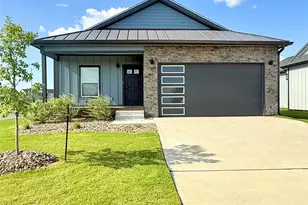 2031 Applewood Dr, Lockhart, TX 78644 - Photo 1