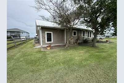 549 Marshall Johnson Avenue S, Port Lavaca, TX 77979 - Photo 5