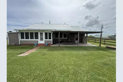 549 Marshall Johnson Avenue S, Port Lavaca, TX 77979 - Photo 1
